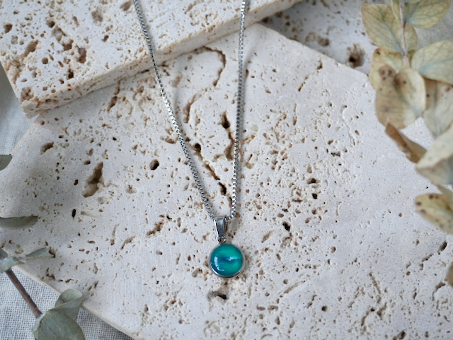 Emerald Small Pendant Necklace