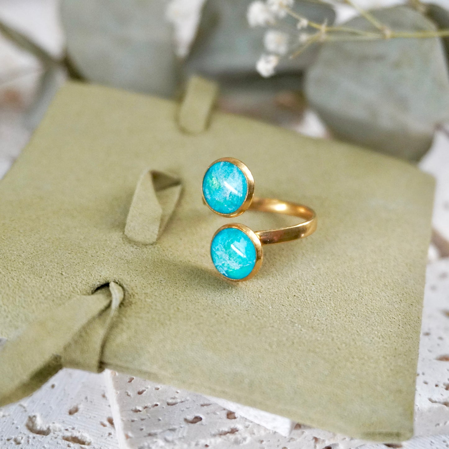 Quartz Duo Ring