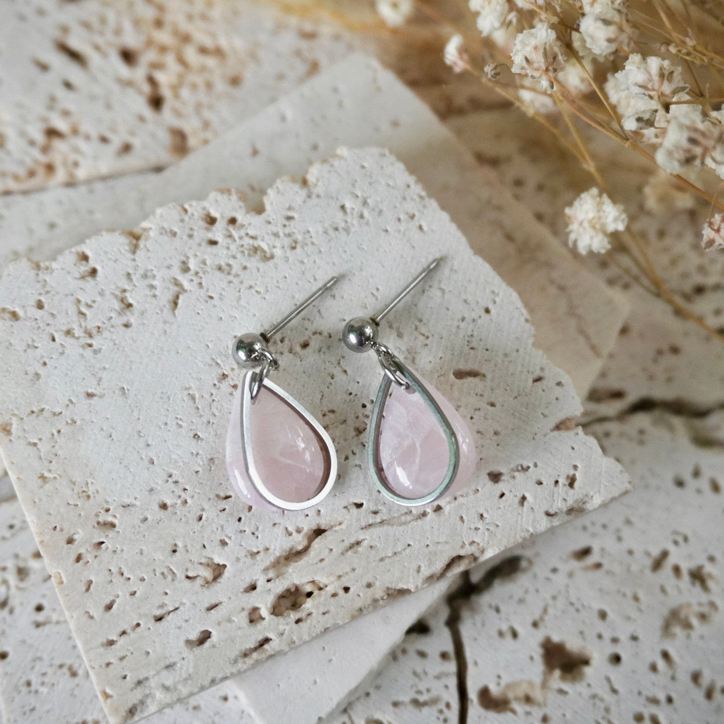 Quartz Stud Teardrop