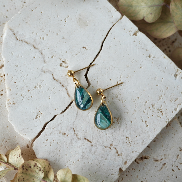 Dawn Green Stud Teardrop